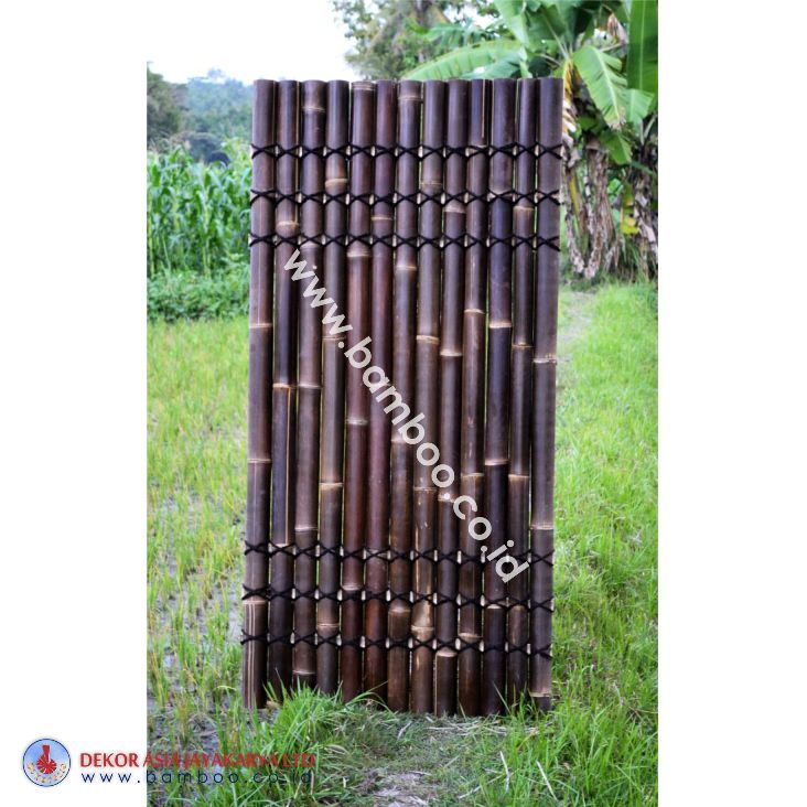 Black half bamboo fence with 6 back slats and black  coco rope (3T - 3B)
